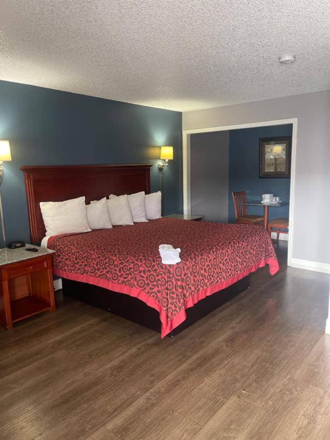 Days Inn By Wyndham Orange City/Deland Экстерьер фото