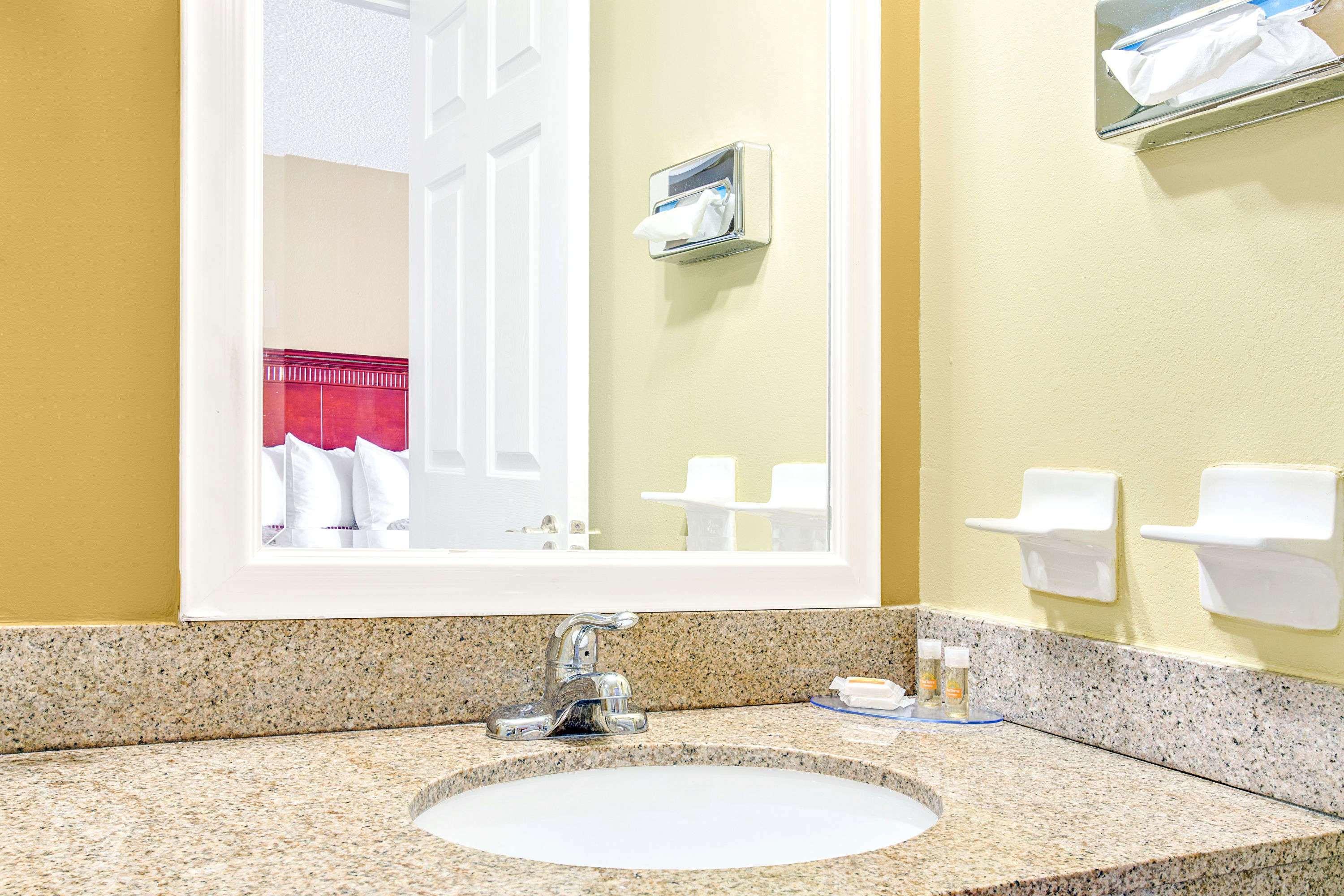 Days Inn By Wyndham Orange City/Deland Экстерьер фото