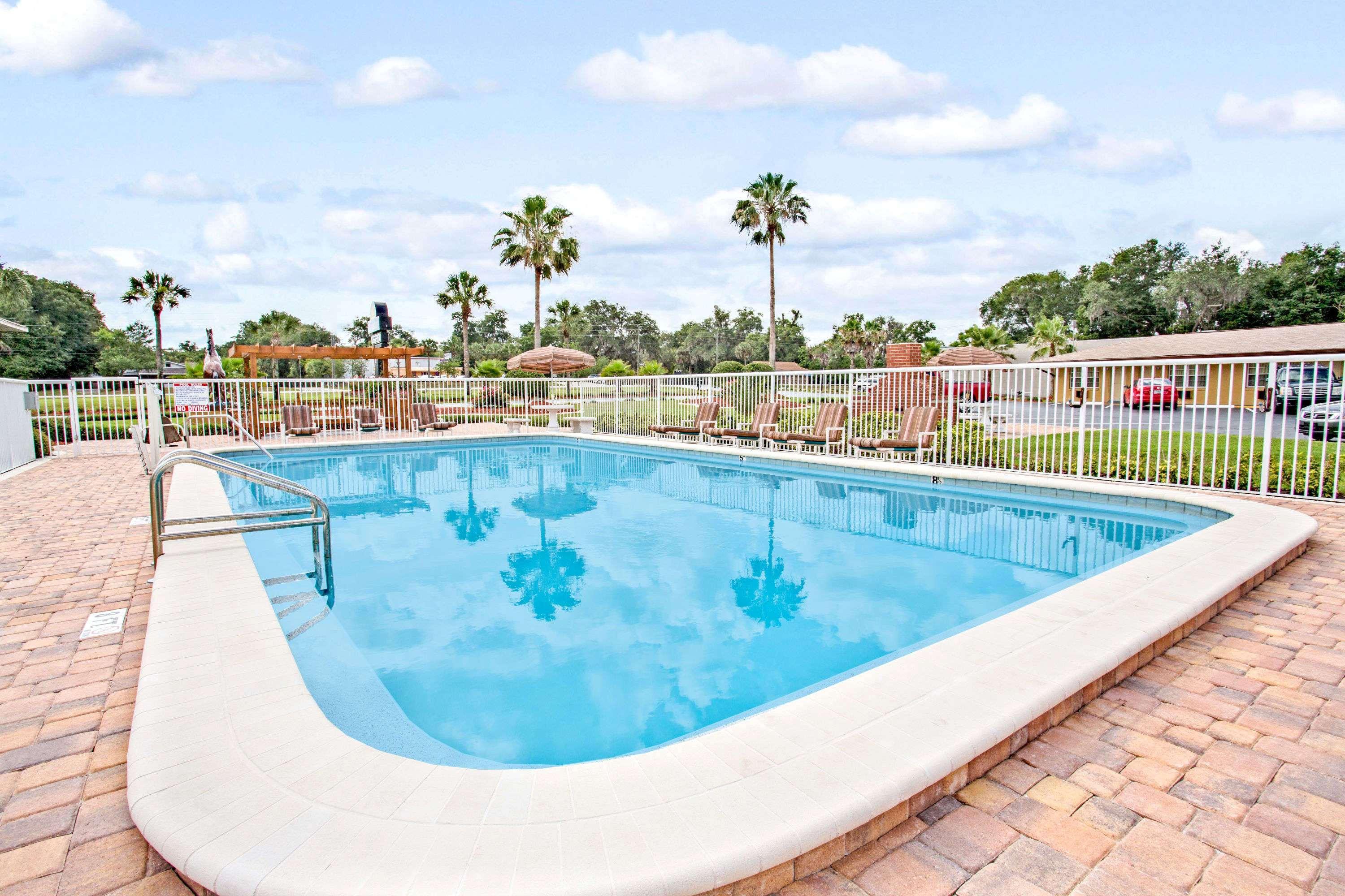 Days Inn By Wyndham Orange City/Deland Экстерьер фото